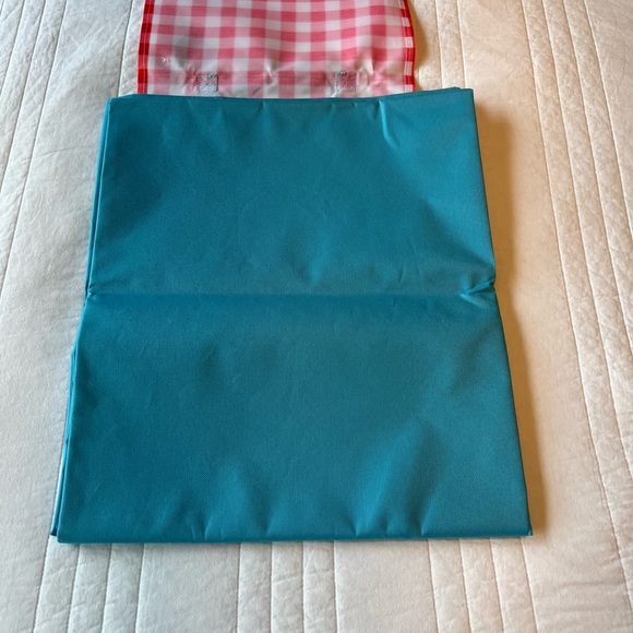 Picnic blanket (FREE w/Purchase) - Picture 4 of 7